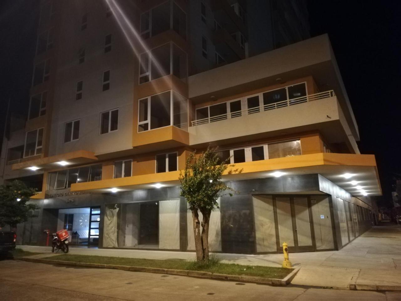 Depto Estudio 1811 Edificio Centro Blanco Con Estacionamiento Temuco Esterno foto
