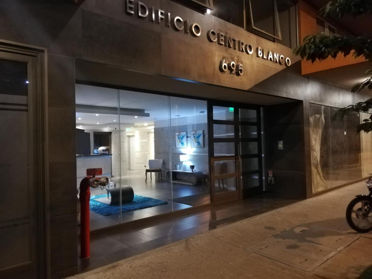 Depto Estudio 1811 Edificio Centro Blanco Con Estacionamiento Temuco Esterno foto